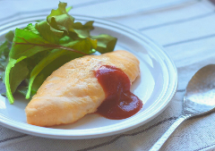 レンジでかんたん トマトチーズオムレツ