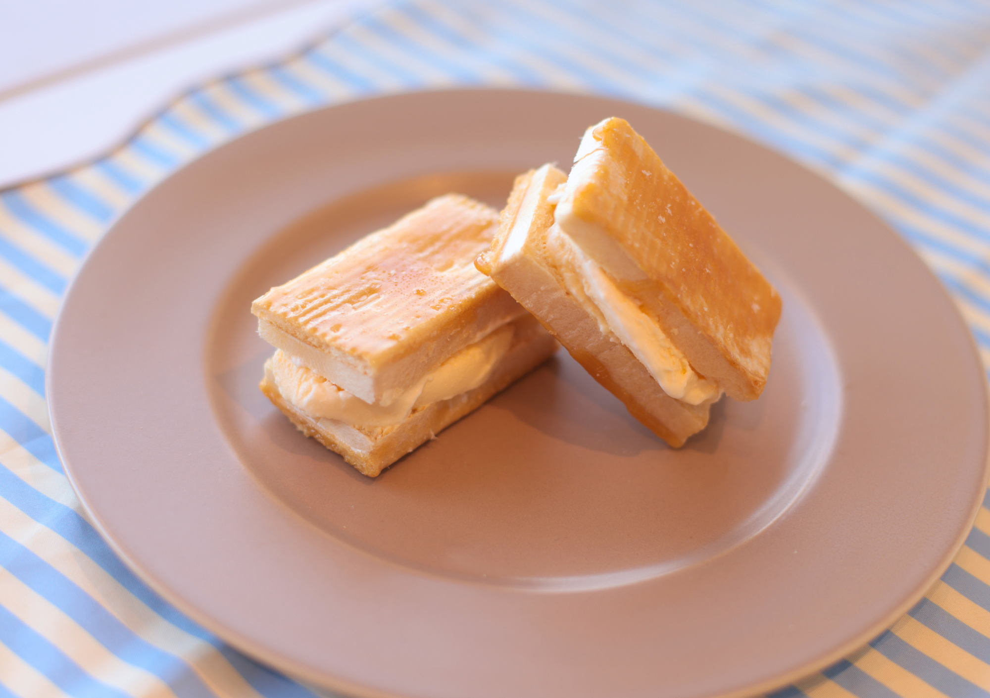 丁字麩の塩キャラメリゼアイスサンド