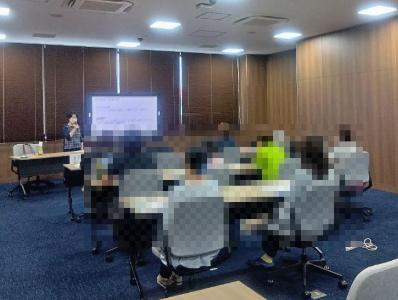 講演中の様子