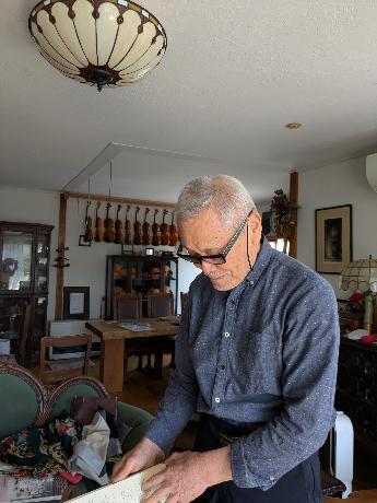 バイオリン作りを語る細野さん