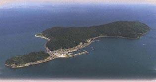 沖島を上空から写した写真