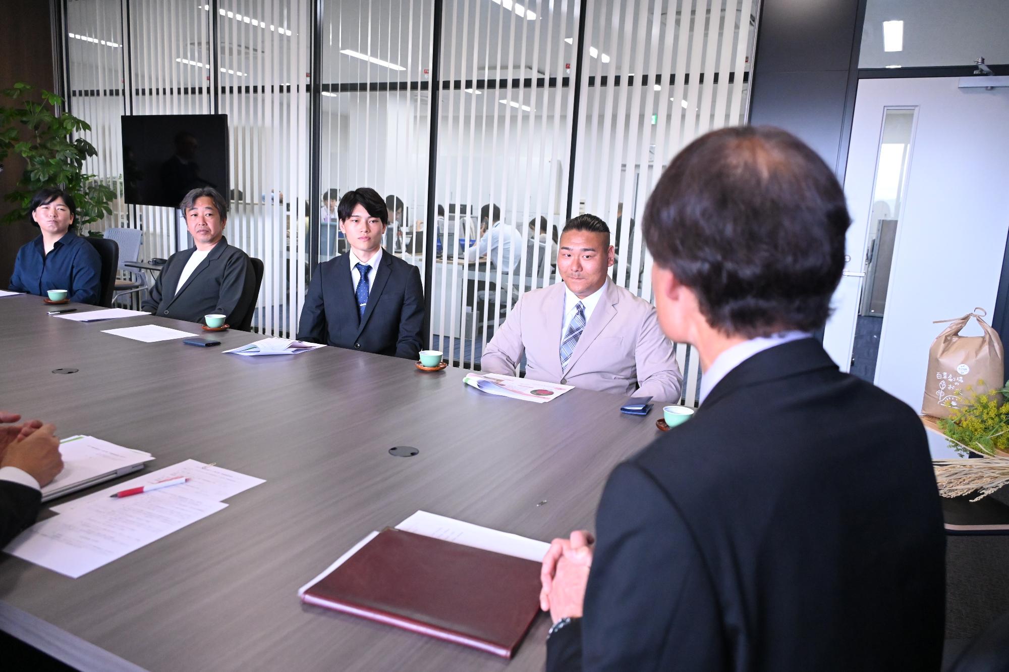 市長と地域おこし協力隊の意見交換の様子