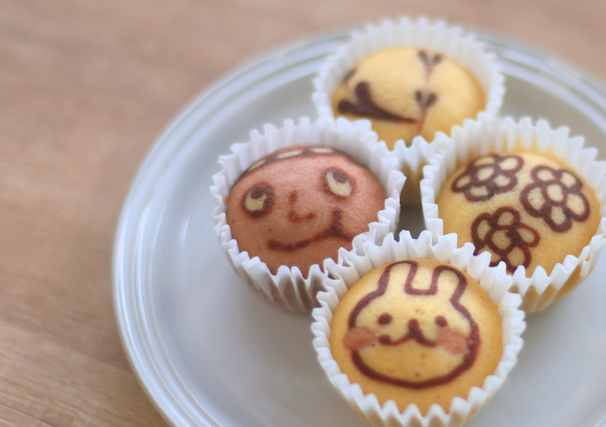 フライパンでかんたん米粉のおえかき蒸しパン