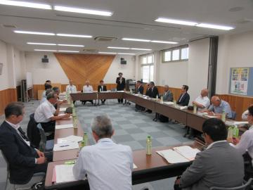 土地改良団体協議会総会に議論する様子